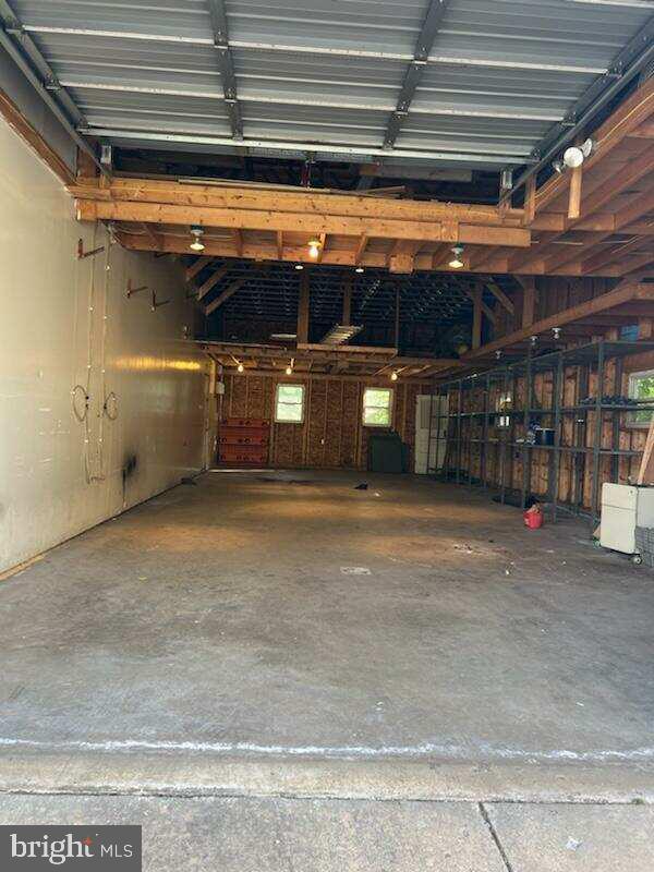 650 N Mechanic St Property Photo 38