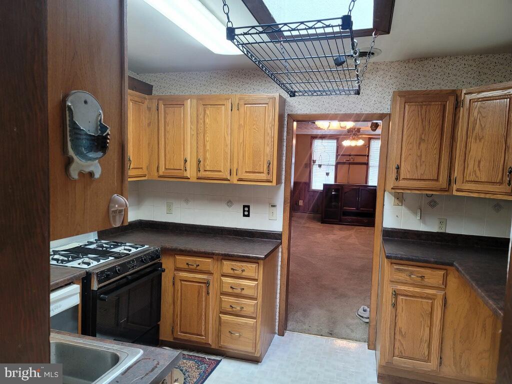 650 N Mechanic St Property Photo 43