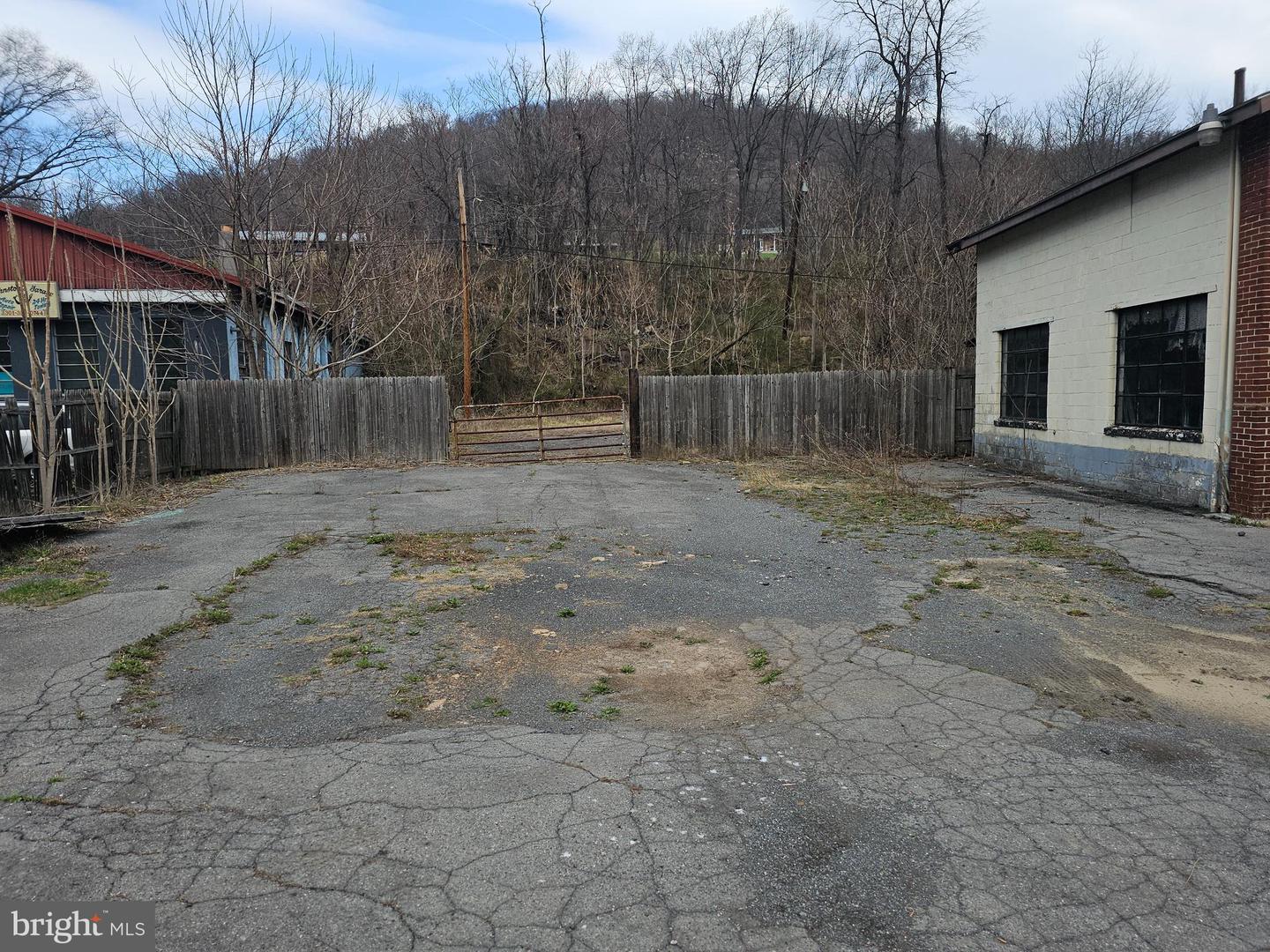 24503 N River Property Photo 4