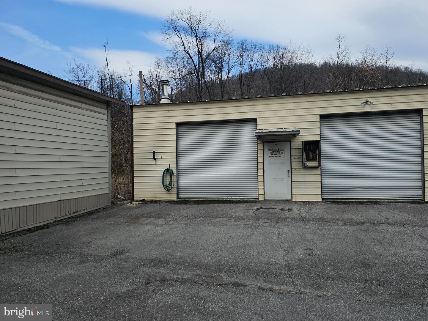 24503 N River Property Photo 5