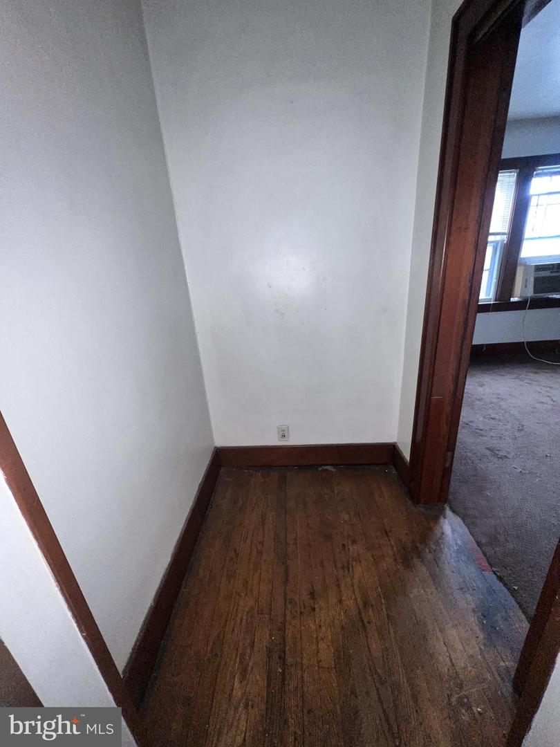 346 Reservoir Ave Property Photo 4