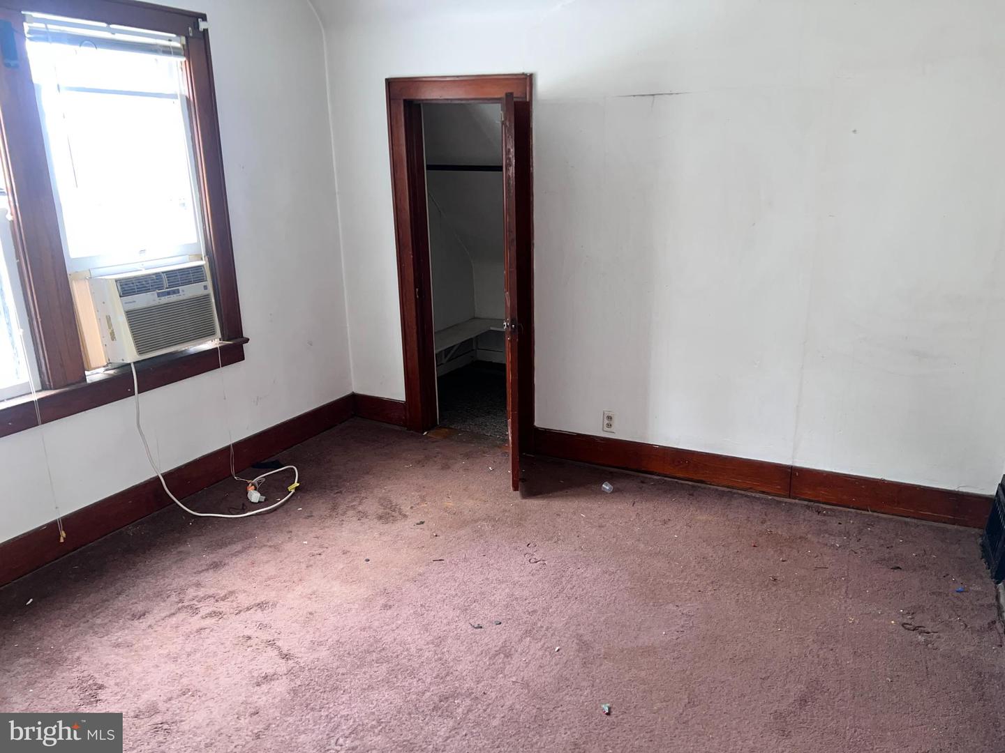 346 Reservoir Ave Property Photo 5