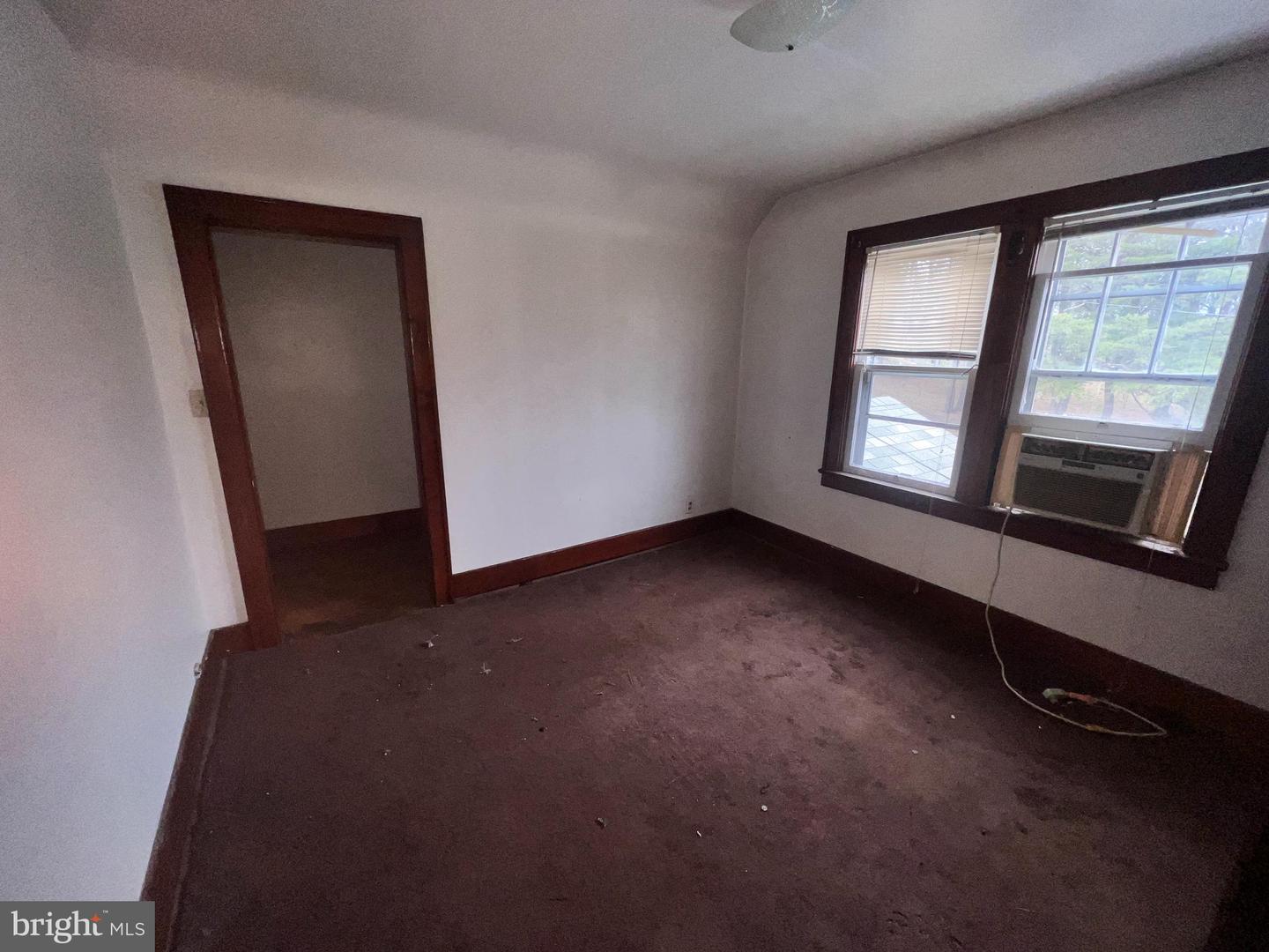 346 Reservoir Ave Property Photo 6
