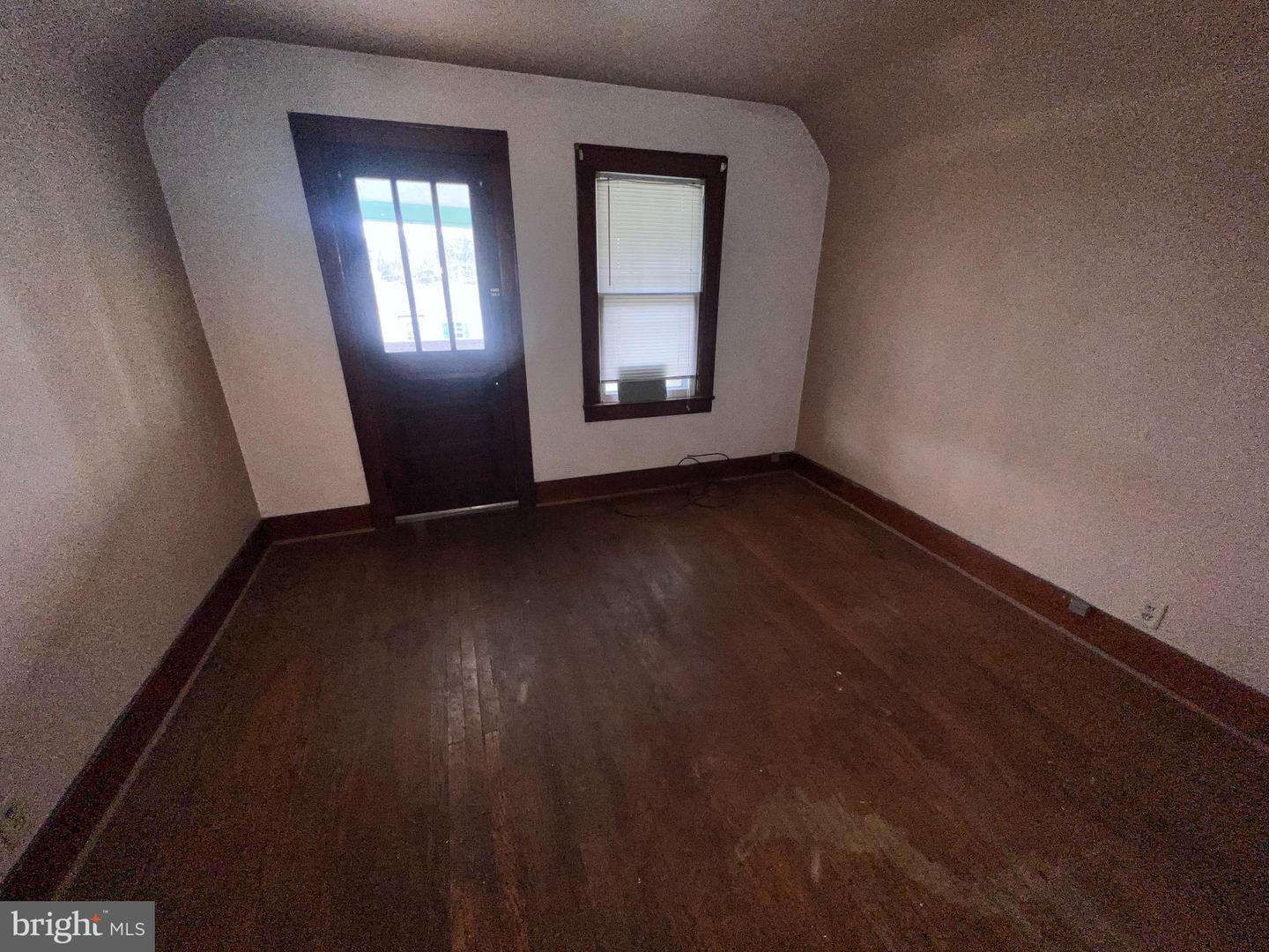346 Reservoir Ave Property Photo 10