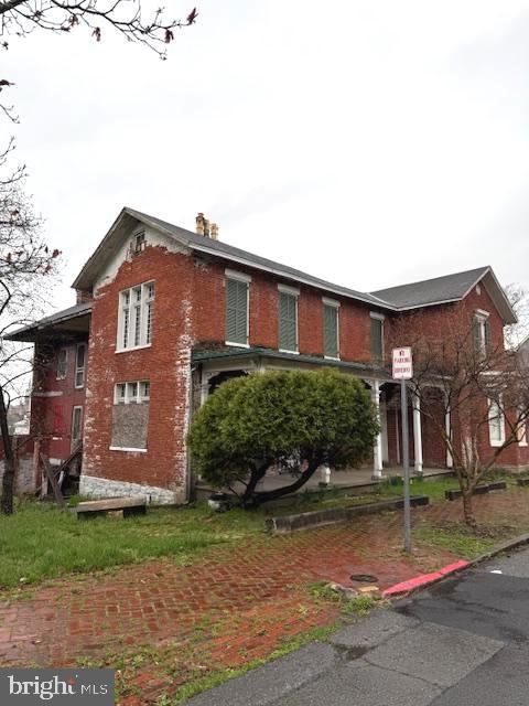 126 Columbia St Property Photo 1