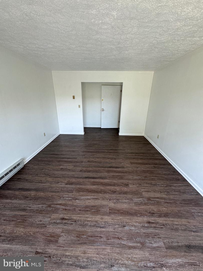 101 Wright St Property Photo 3