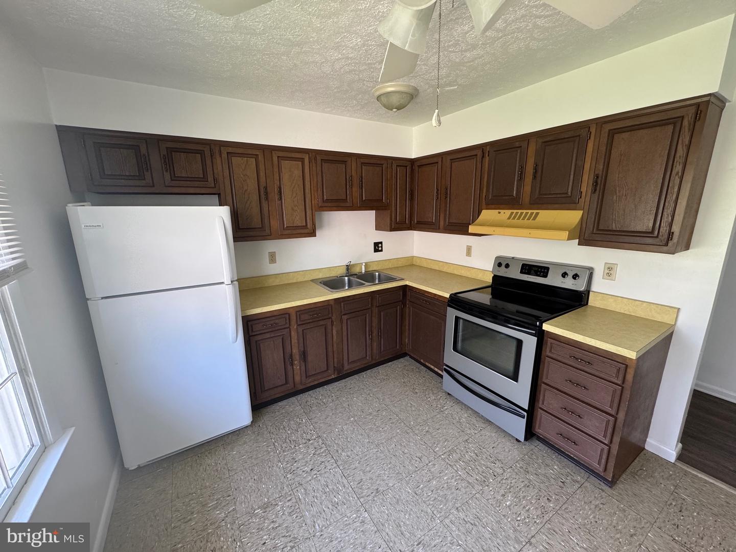 101 Wright St Property Photo 4