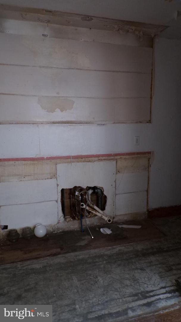 425 Arch St Property Photo 4