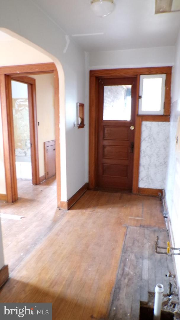 425 Arch St Property Photo 8
