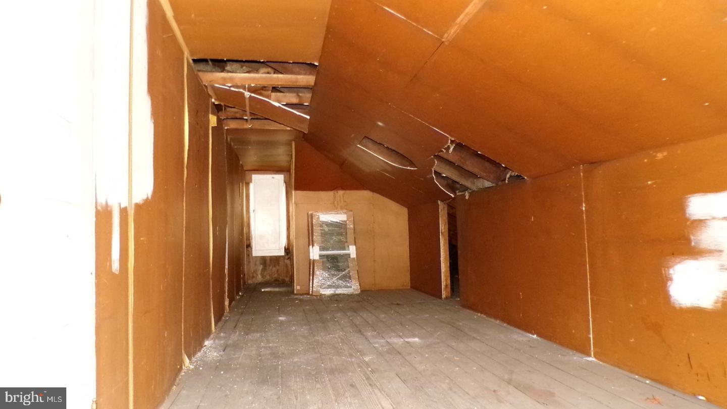 425 Arch St Property Photo 15
