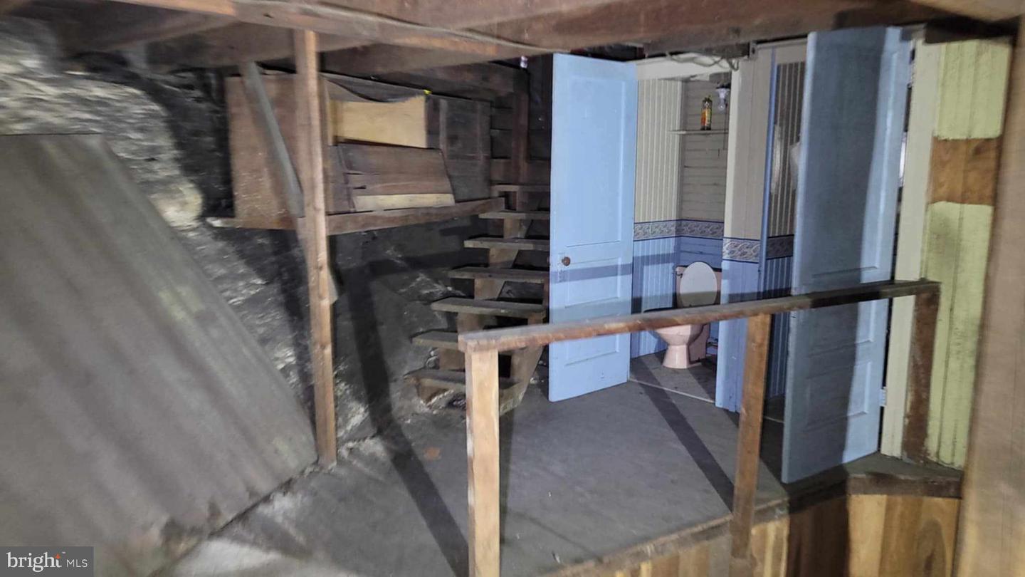 327 Baltimore Ave Property Photo 12