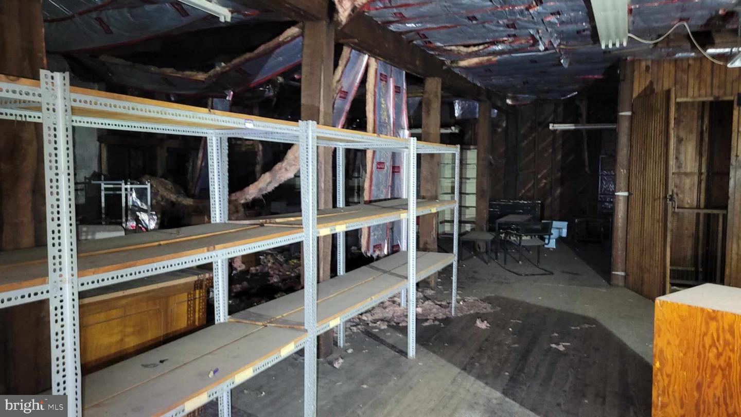 327 Baltimore Ave Property Photo 18
