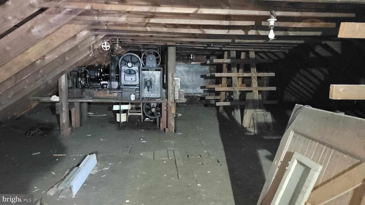 327 Baltimore Ave Property Photo 21