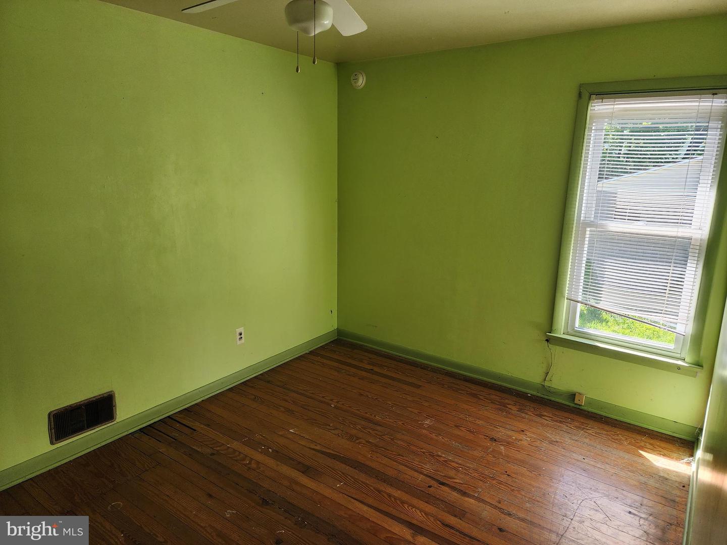 135 Center St Property Photo 10