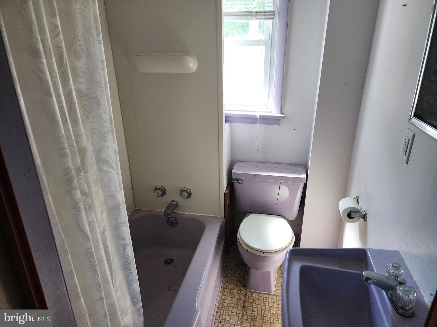 135 Center St Property Photo 11