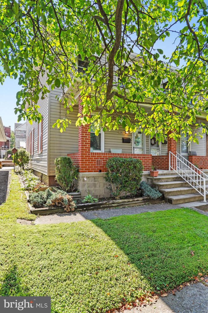 114 Grand Ave Property Photo 3
