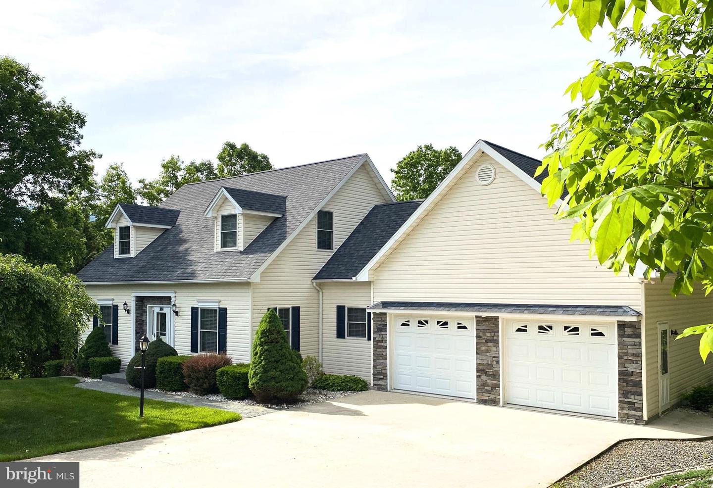10304 Pin Oak Ct Property Photo 1