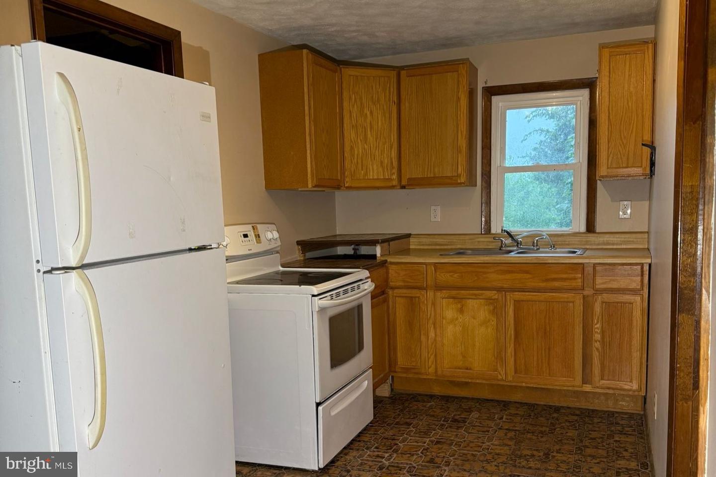 82 Bowery St Property Photo 2
