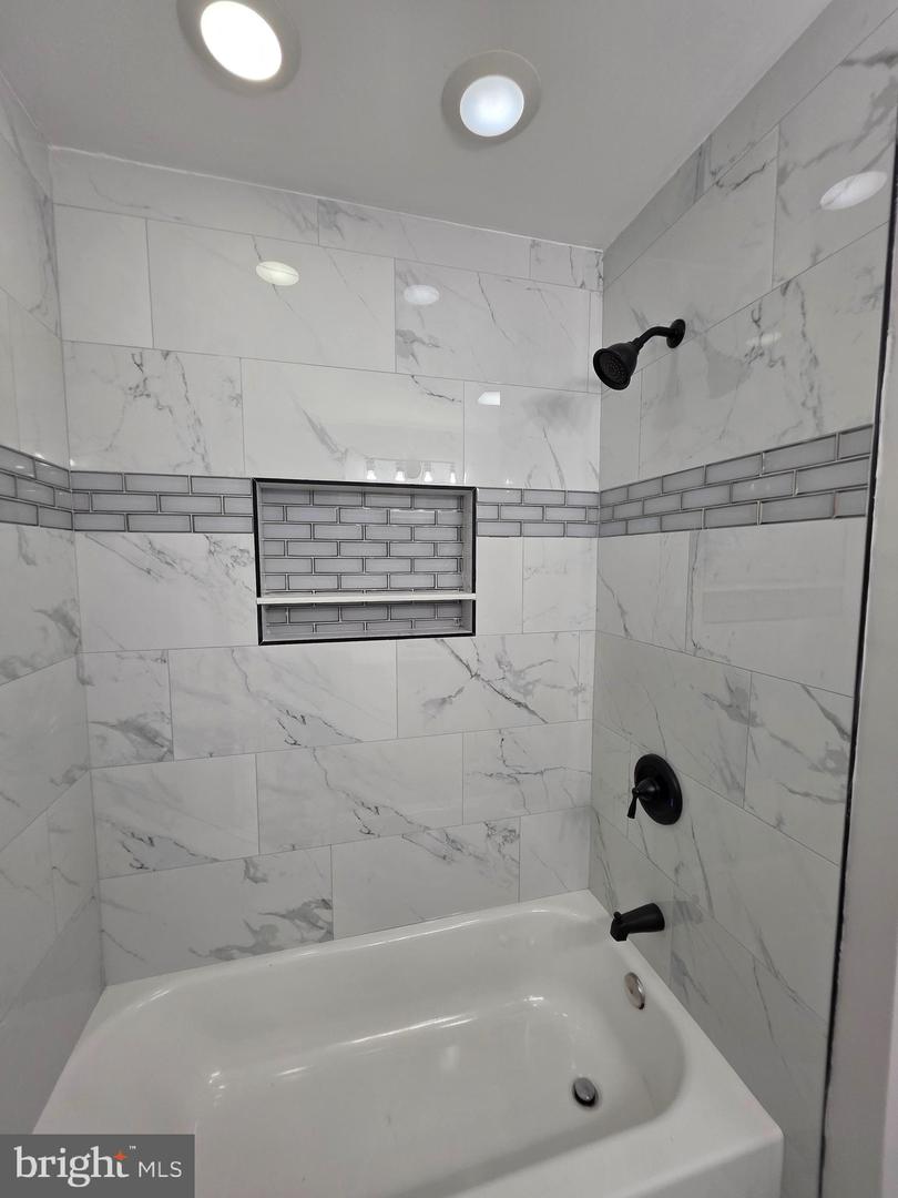 11816 Bedford ##rear Property Photo 9