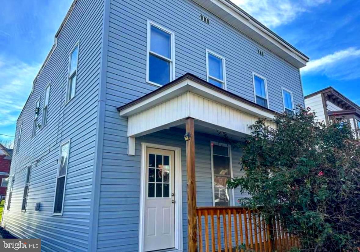 132 ARCH ST Property Photo 1