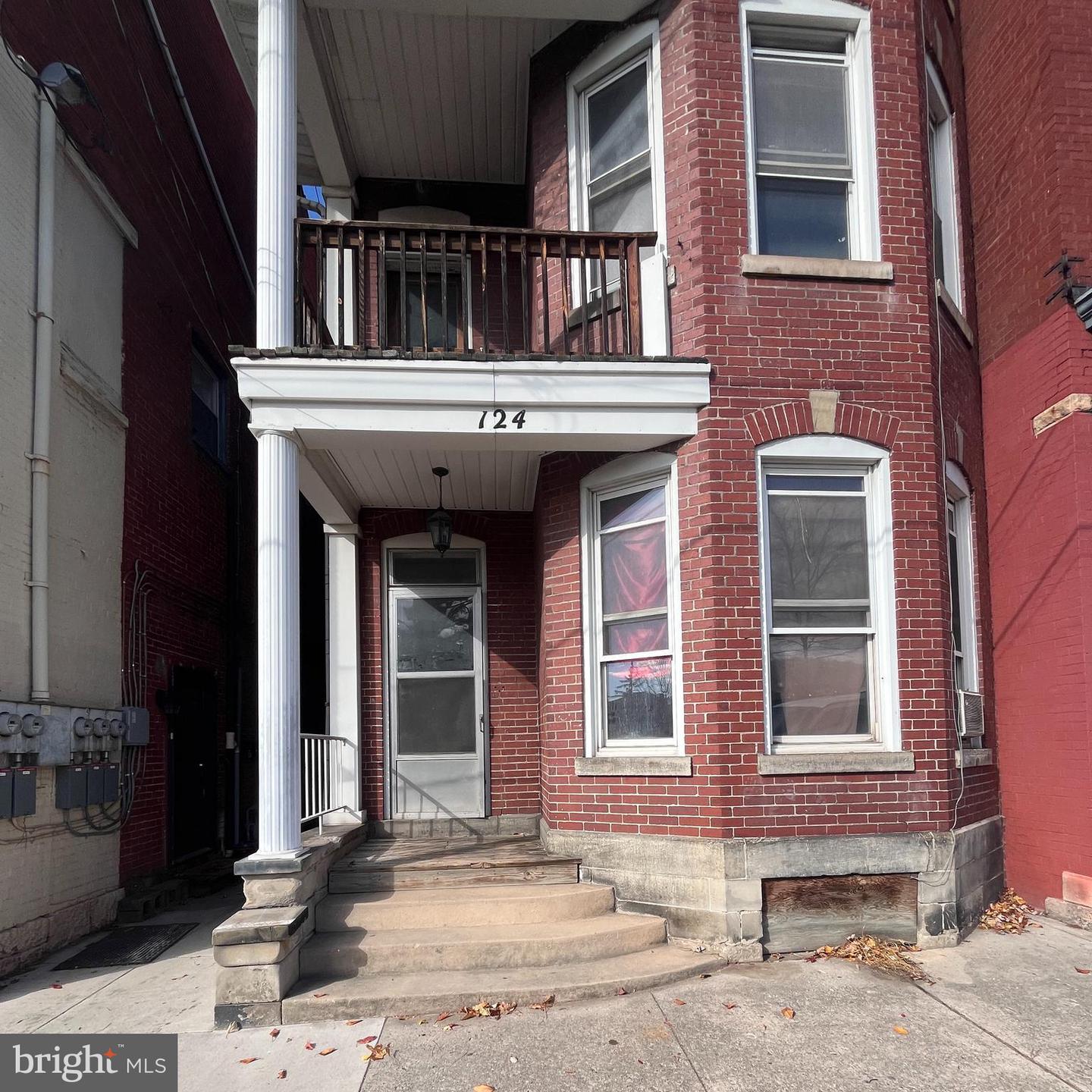 124 BEDFORD ST Property Photo 1