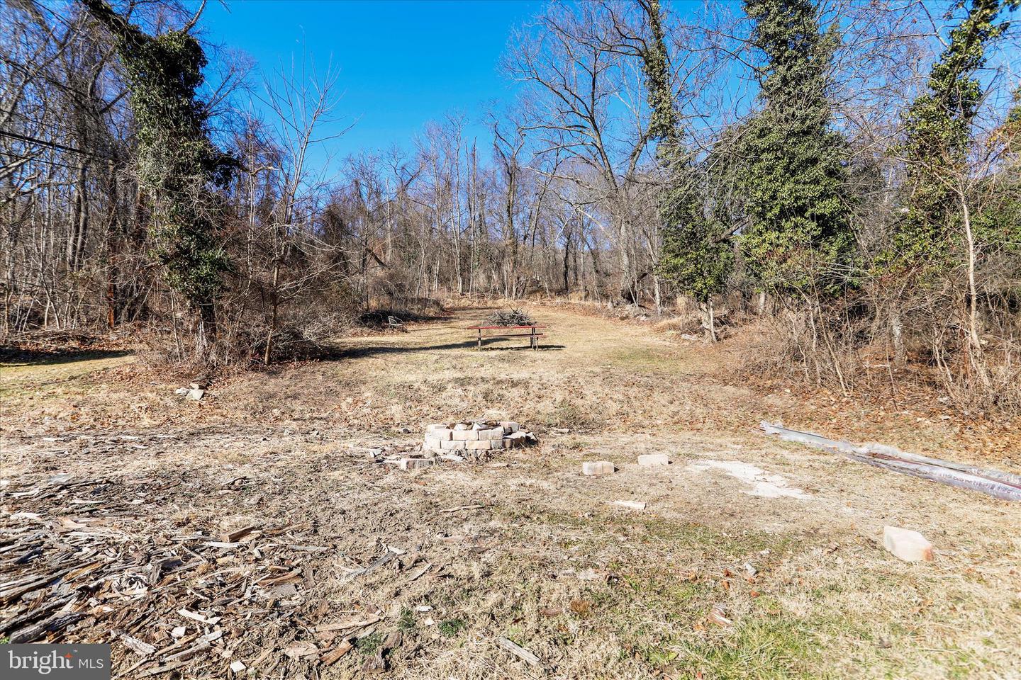 301 Poplar St Property Photo 2
