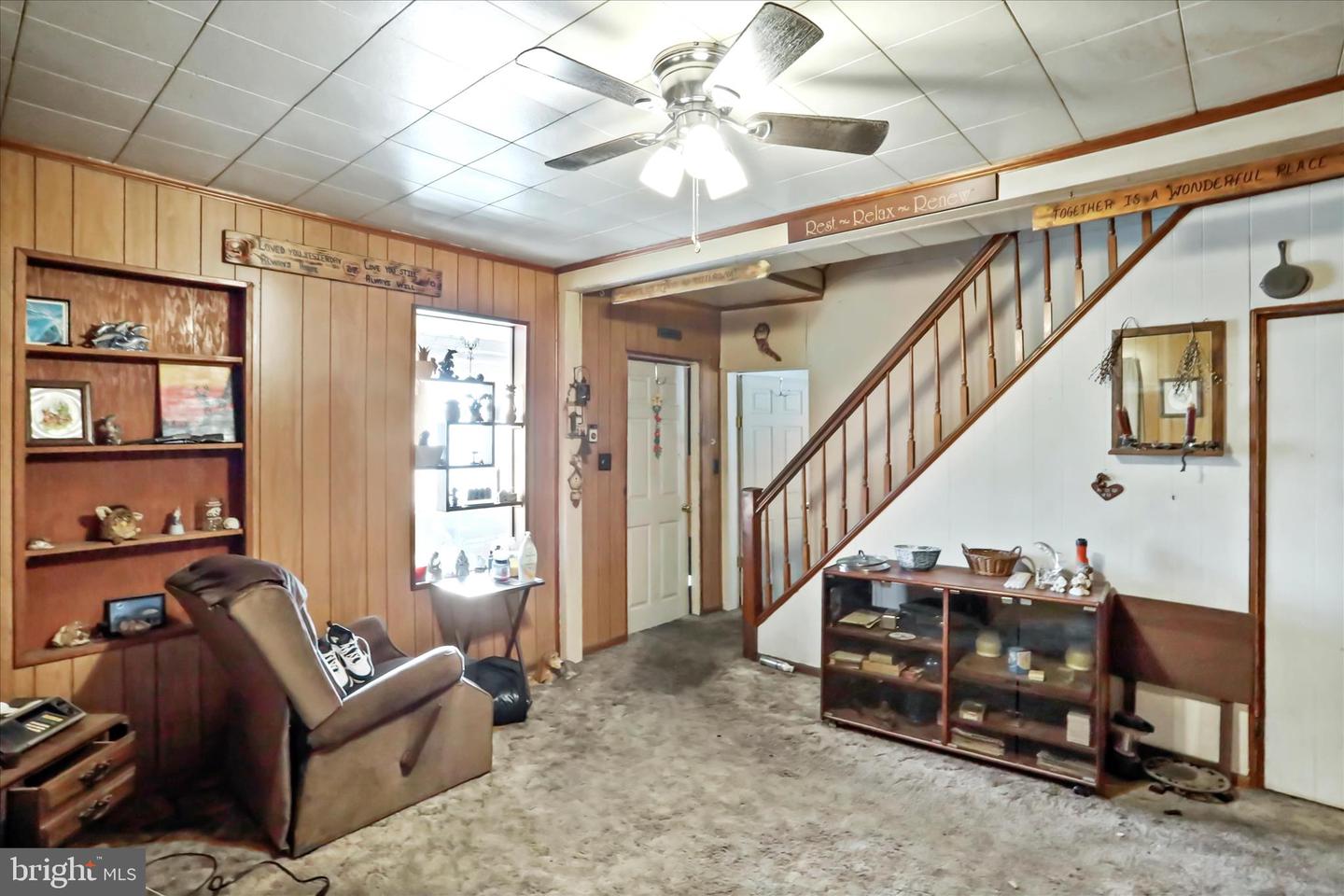301 Poplar St Property Photo 4