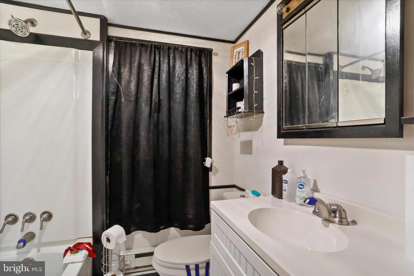301 Poplar St Property Photo 8