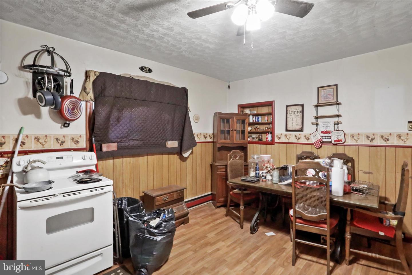 301 Poplar St Property Photo 11