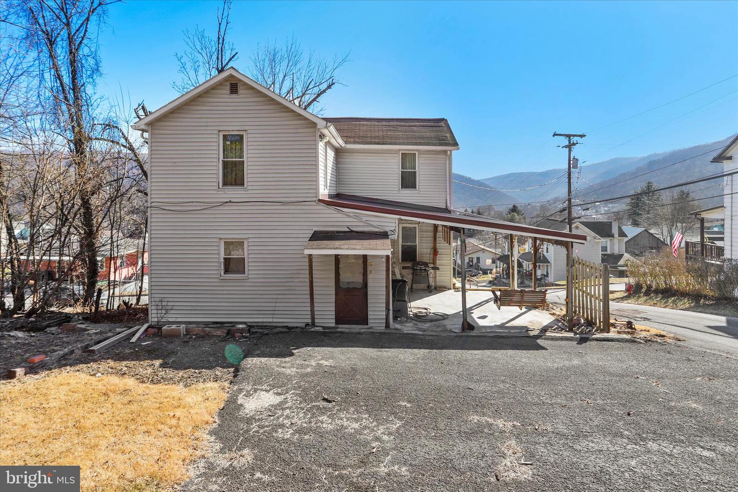 301 Poplar St Property Photo 21