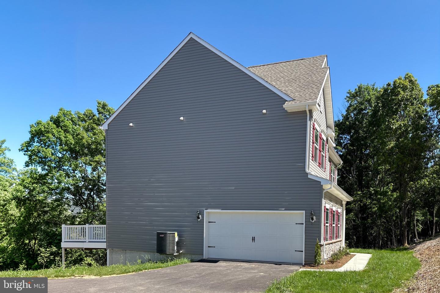 312 Skyview Dr Property Photo 4