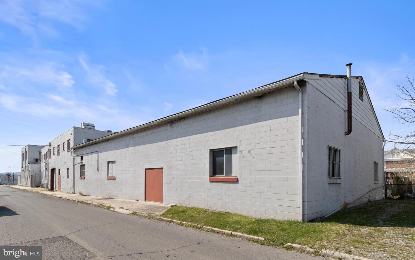 300 W Industrial Blvd Property Photo 14