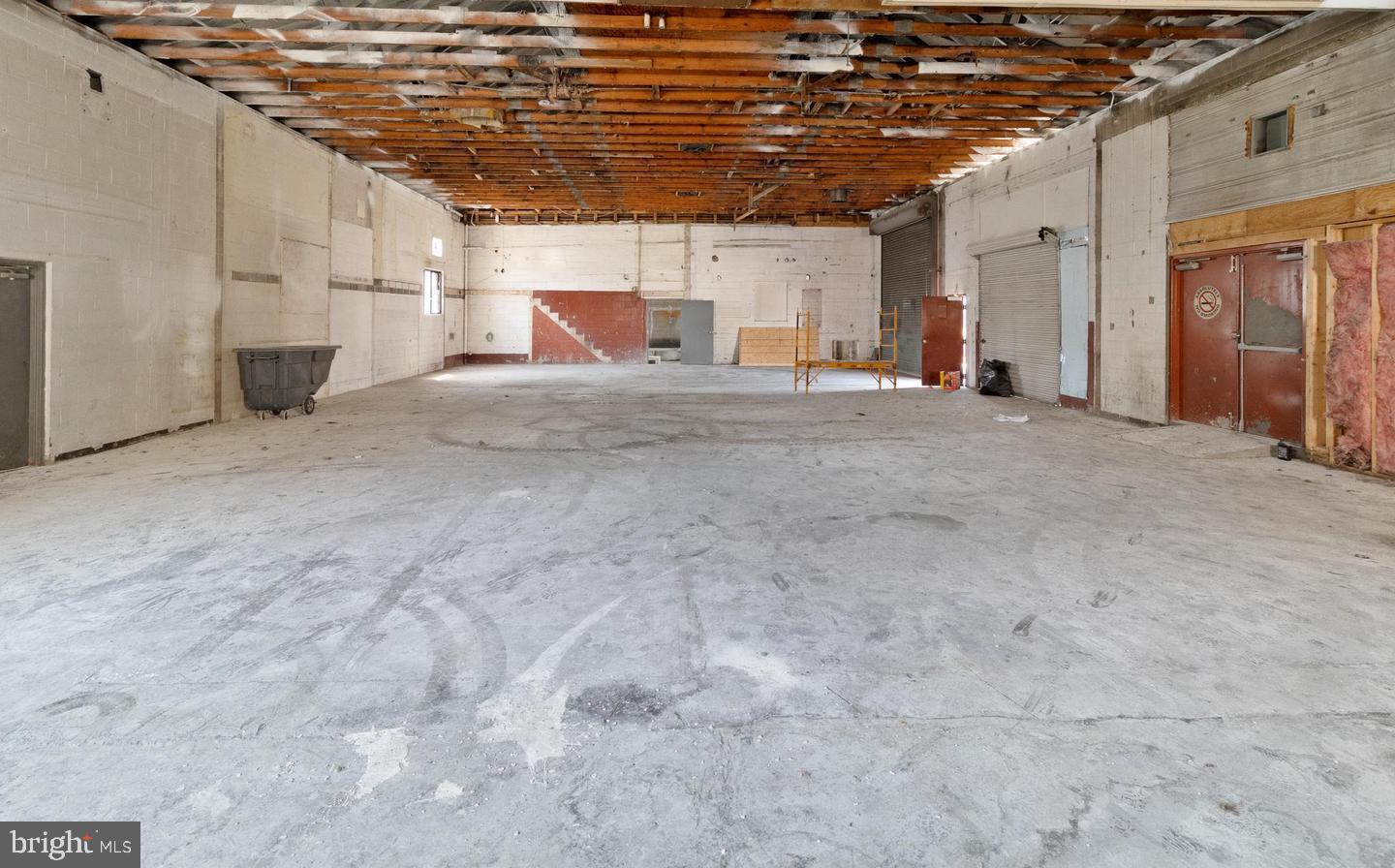 300 W Industrial Blvd Property Photo 16