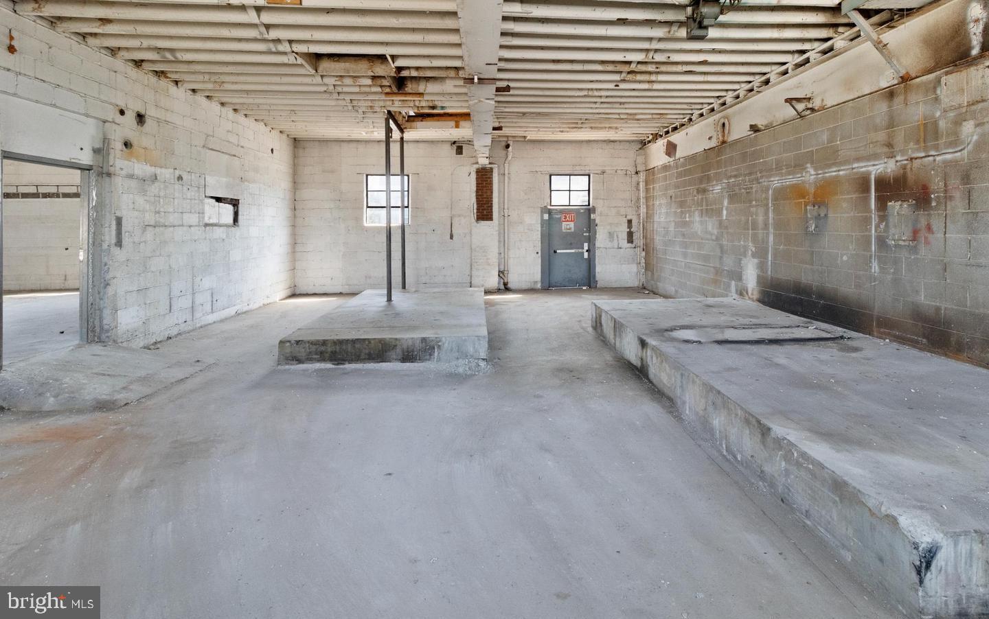 300 W Industrial Blvd Property Photo 17