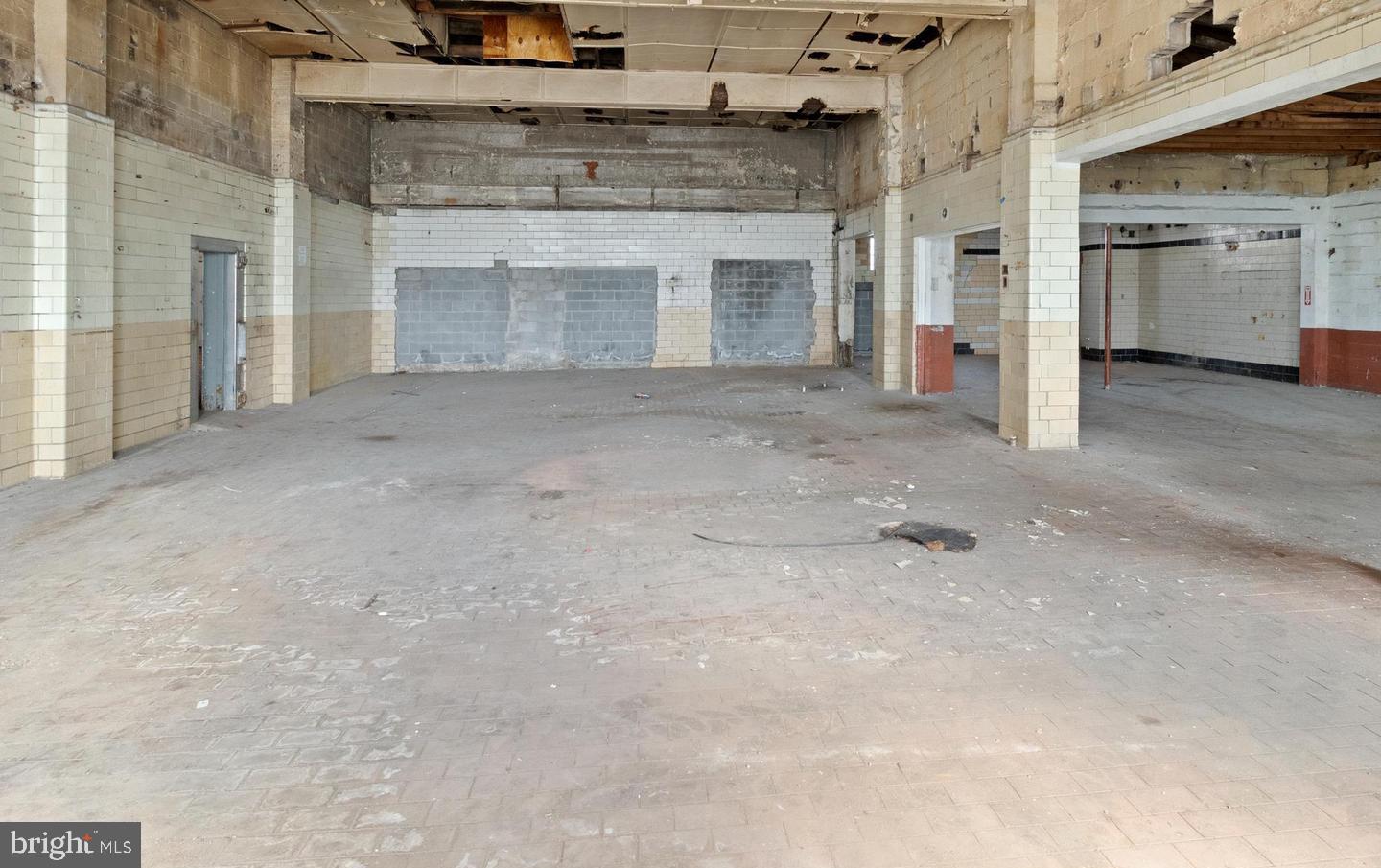 300 W Industrial Blvd Property Photo 27