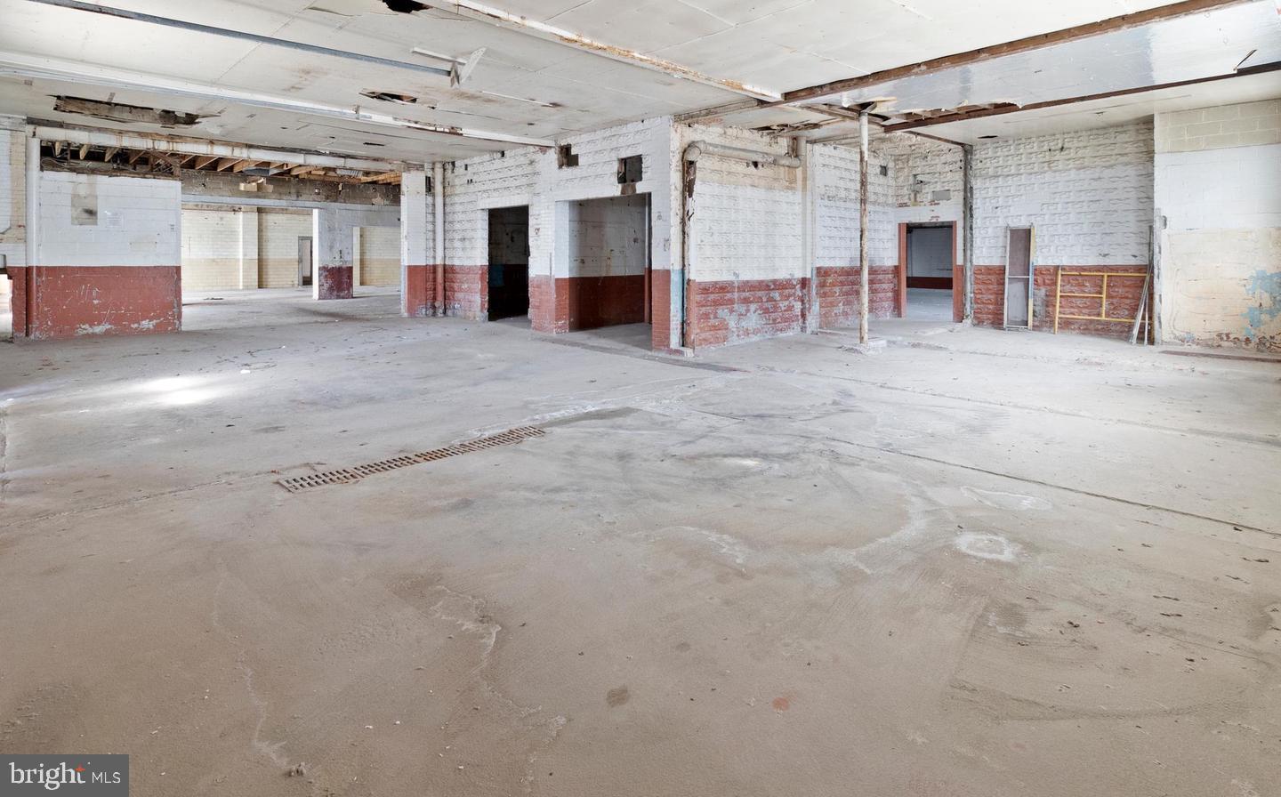 300 W Industrial Blvd Property Photo 31