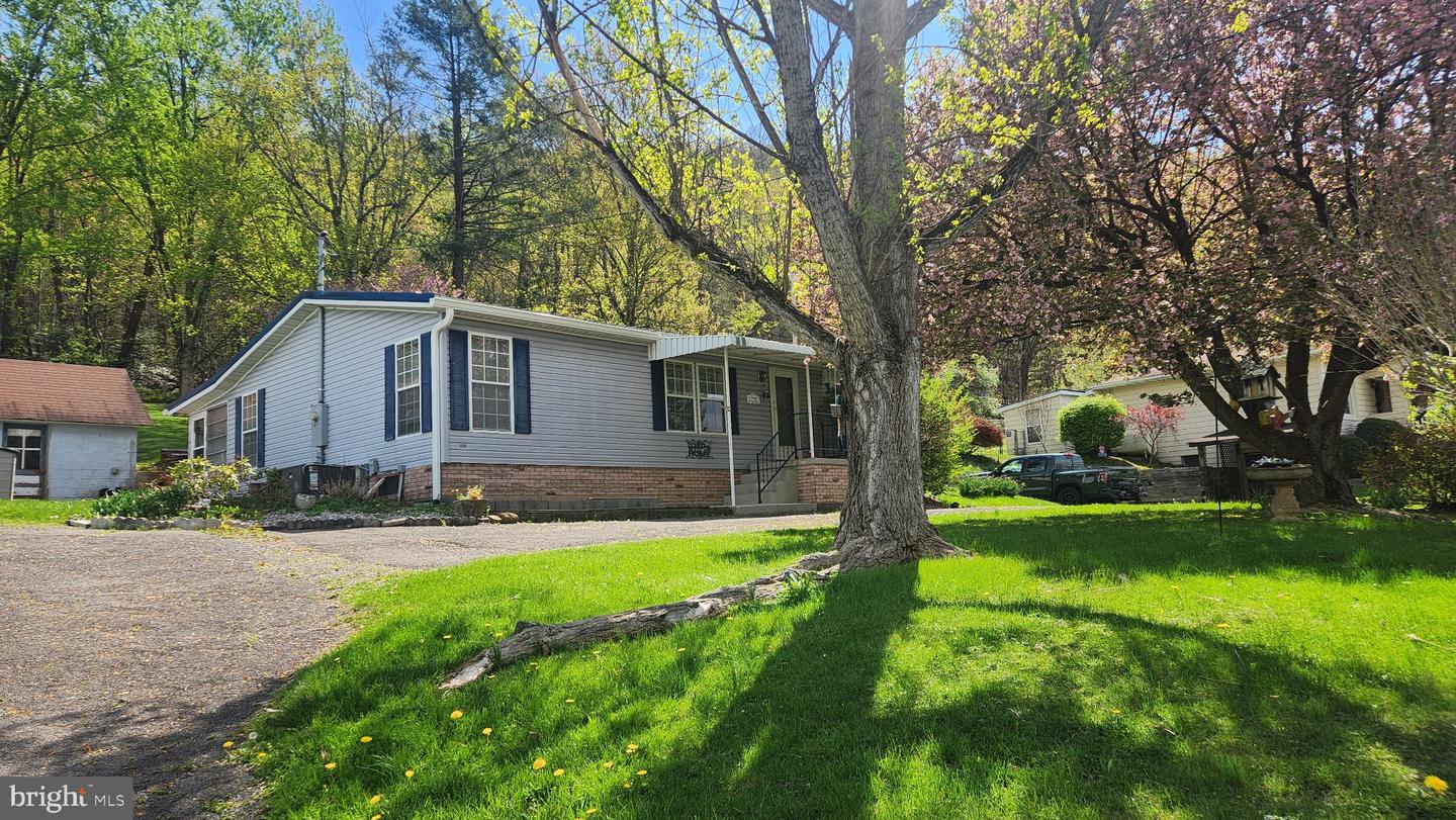 14706 Uhl Hwy Se Property Photo 1