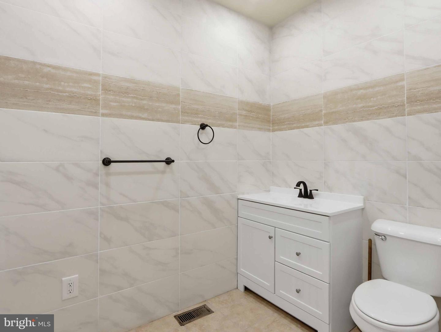 110 Greene St Property Photo 11