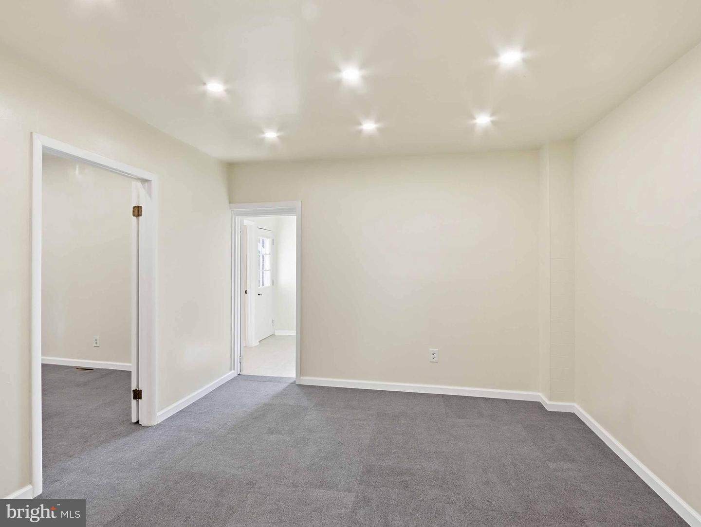 110 Greene St Property Photo 12