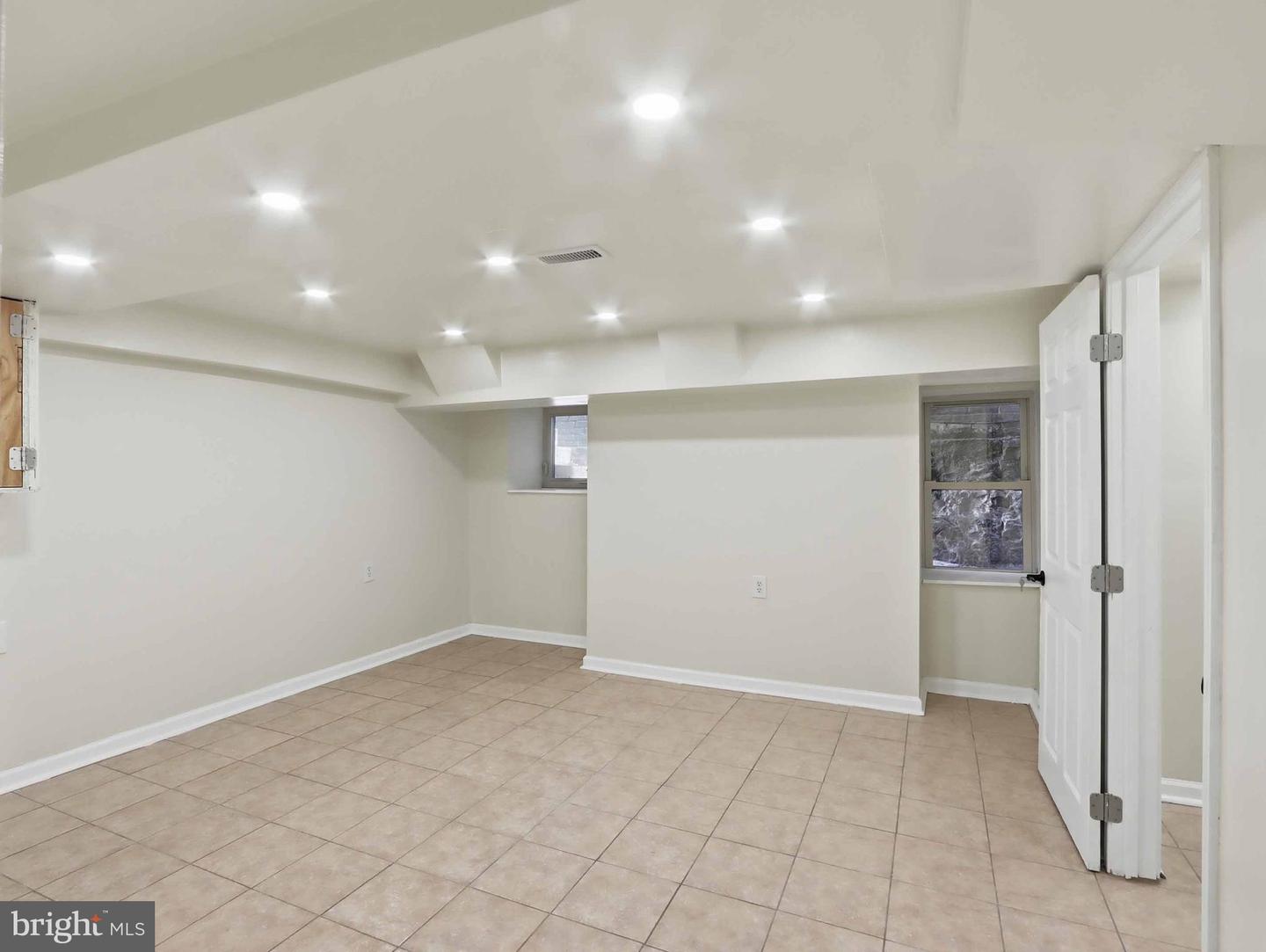 110 Greene St Property Photo 21
