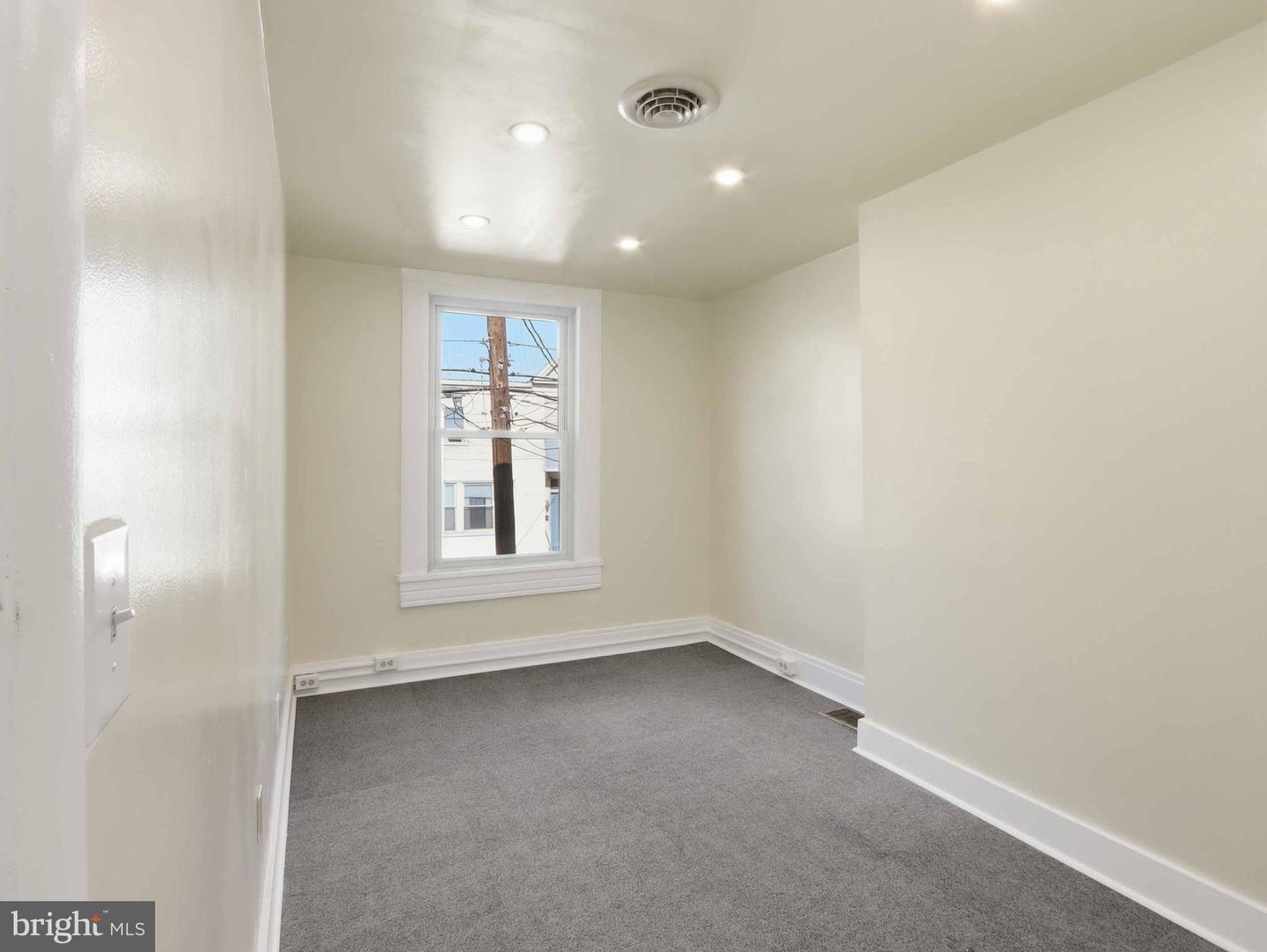 110 Greene St Property Photo 31