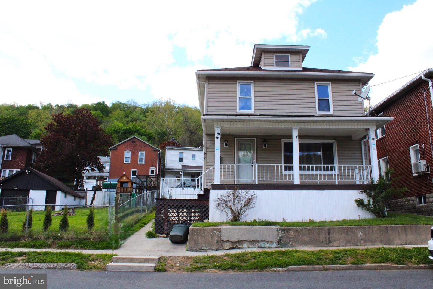 614 Lincoln St Property Photo 1
