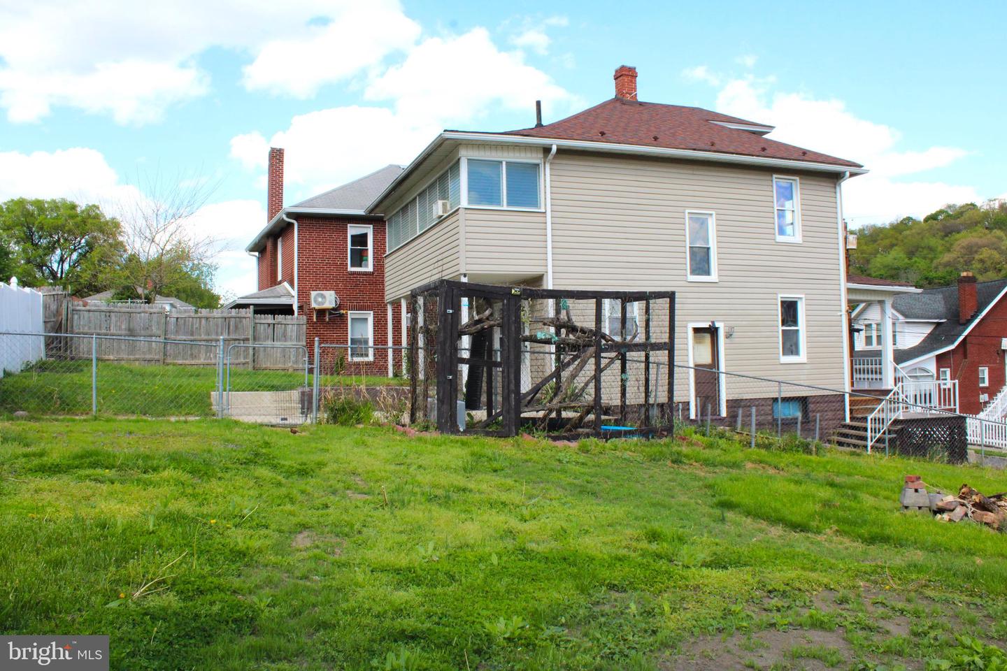 614 Lincoln St Property Photo 13