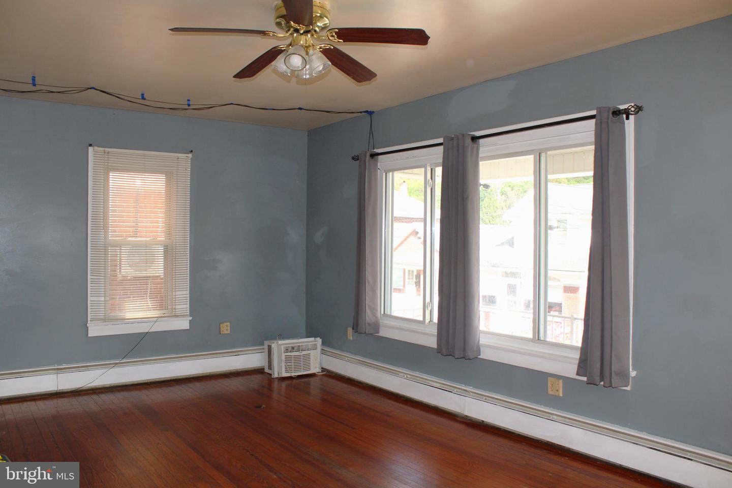614 Lincoln St Property Photo 22