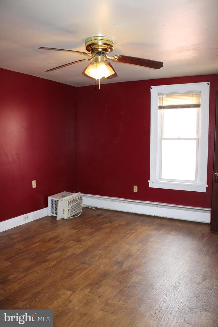614 Lincoln St Property Photo 31