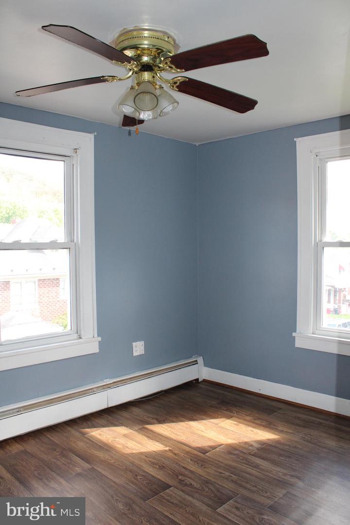 614 Lincoln St Property Photo 42