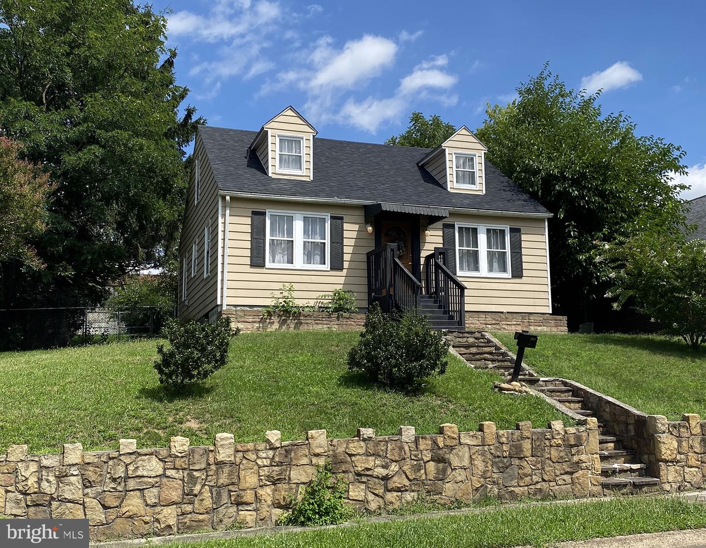 1012 Kent Ave Property Photo 4