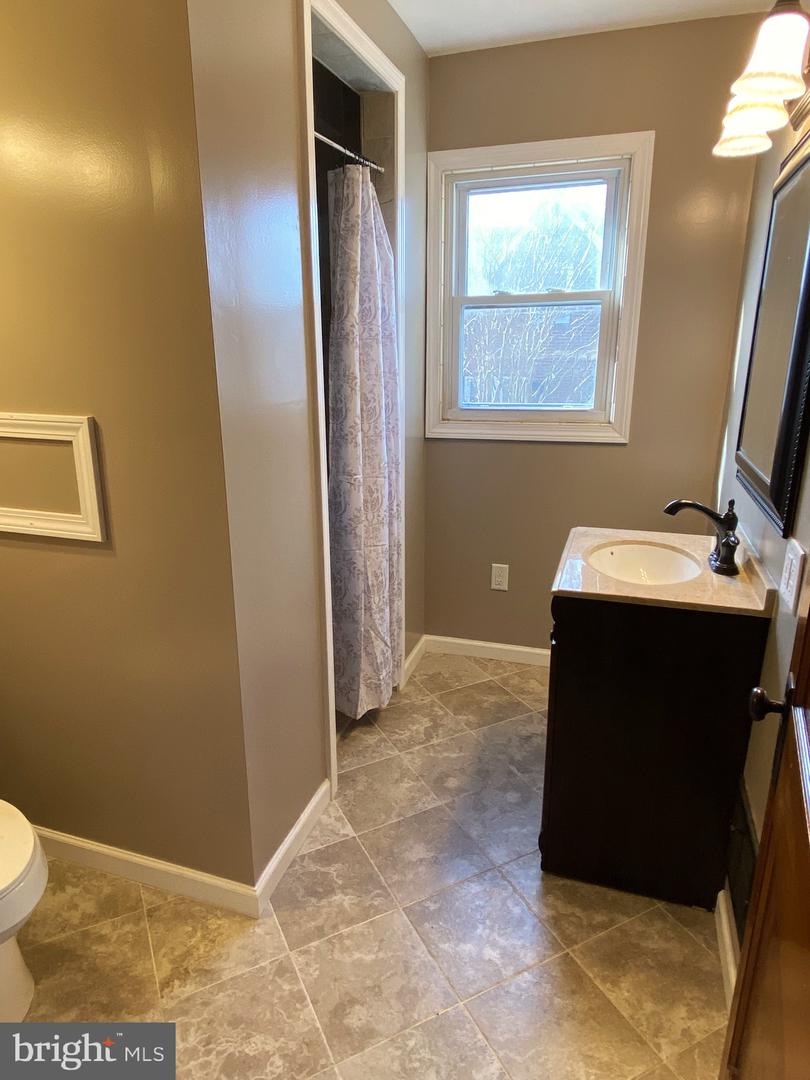 1012 Kent Ave Property Photo 22