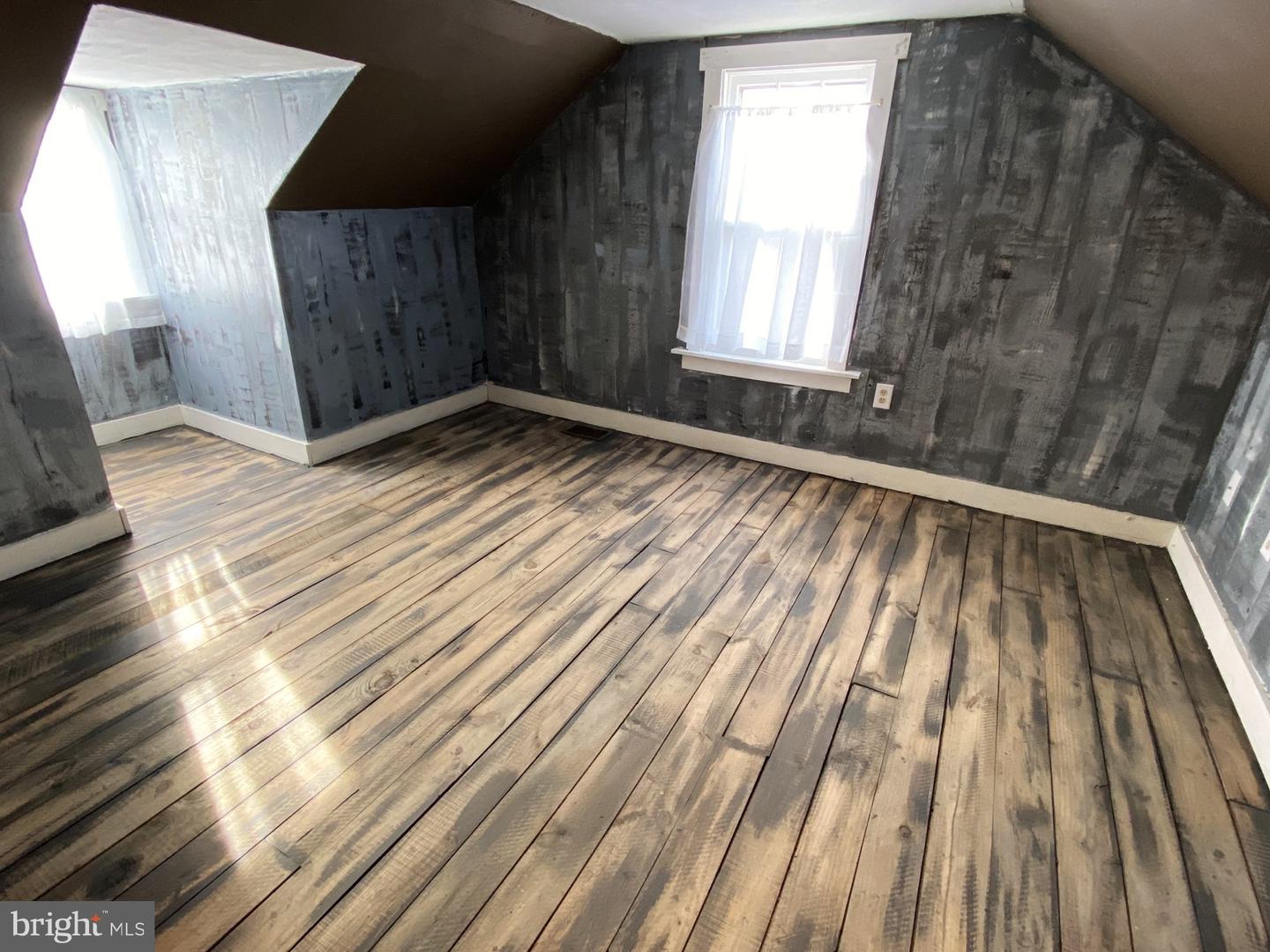 1012 Kent Ave Property Photo 32