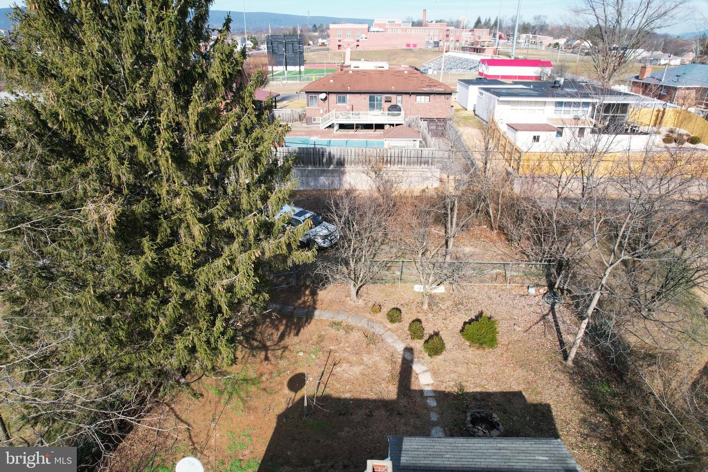 1012 Kent Ave Property Photo 34